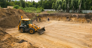 Разработка котлована Михайловка стоимость за от 566 руб. м3 - заказать работы по копке и рытью котлованов | траншей